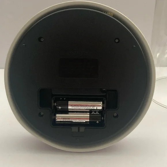 Vintage 2009 Marilyn Monroe Anniversary Porcelain Clock Rotating Pendulum/Dome - Picture 16 of 16